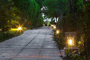 Brighten up your yard this Spring with these outdoor light fixtures!